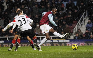 Коул в действии, Reuters