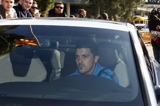 Блин, а меня заблокировало в машине!, фото Reuters