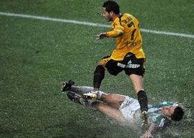 широкими шагами шагает в Парму, AP Photo