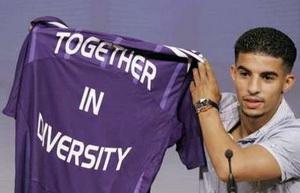 Мбарк Буссуфа, debalisnietrond.web-log.nl