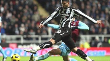 Бест рвется к воротам, фото bbc.co.uk