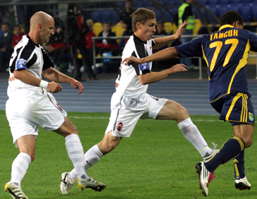 Силюк (в центре), фото ФК Заря