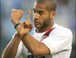 Огучи Оньеву, footeurs.com