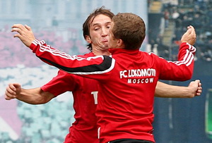 Гатагов прощается с Алиевым, championat.ru