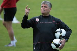 Тренер Динамо Б передает привет, фото fcdinamo.ro