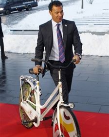 Так он далеко не уедет, AP Photo