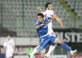 Валериу Гэман (в синем), prosport.ro