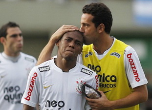 Элиас и Эду (справа), фото Reuters