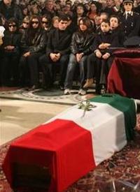 Похороны убитого полицейского, фото Reuters