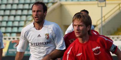 Носов смотрит молодых