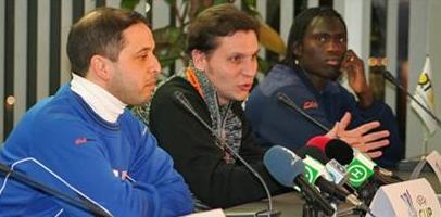Пабло Корреа (слева) и Папа Дьякате на пресс-конференции, фото asnl.net