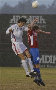 В прошедшем матче борьбы хватало, фото fcviktoria.cz