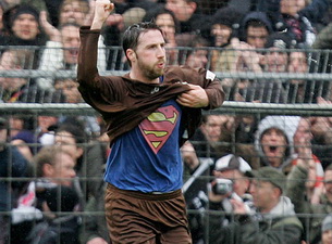 Рене Шнитцлер, lvironpigs.wordpress.com