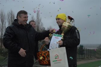 Капитану Энергии - не только кубок, но и овощи, fc-kt.com