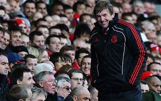 Картинка-загадка: найди сэра Алекса, фото AFP