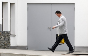 Собрал сумку и домой, фото Reuters