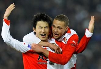 Две звезды Фейе, fcupdate.nl