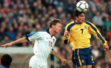 Прыгать в высоту лучше за мячом