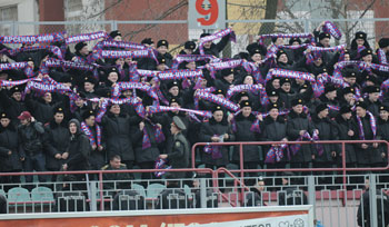 Арсенал ловко привлекает болельщиков на трибуны