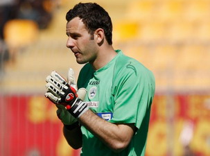 Ханданович потирает руки,Reuters