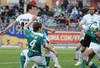 Эпизод с рукой, фото Ильи Хохлова, Football.ua