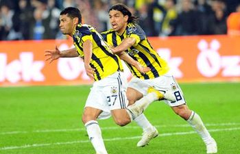 Чествование Сантоса, fenerbahce.org