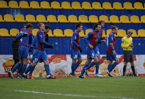Забитый до отказа стадион им. Банникова, фото Ильи Хохлова, Football.ua