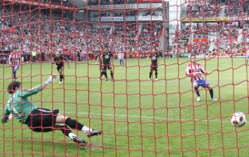 Депор пропускал только с пенальти, фото Marca