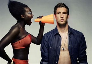 Реклама слуховых аппаратов, фото blogspot.com  