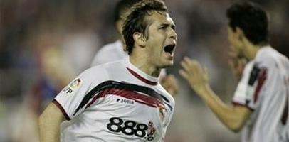 Один из героев матча Александр Кержаков, фото АР