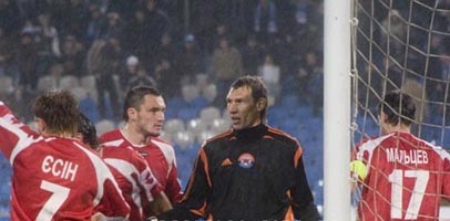 Только что Шуховцев отразил пенальти, fcdnipro.dp.ua