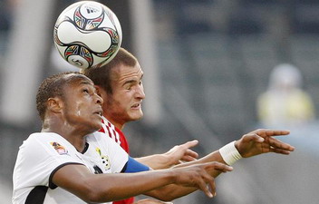 Адам Шимон против Андре Айю nimg.sulekha.com