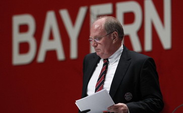 Ули Хенесс, Reuters