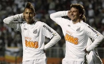 Довольные Неймар и Элано, Reuters