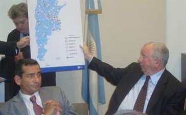 Грондона проводит презентацию проекта турнира, фото Ole