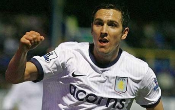 Стюарт Даунинг, фото premjer-liga.ru