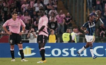 Справа тот, кто всех сильнее - это Сэмми Это'О, AP Photo