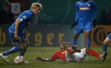 Бек слева, фото Reuters