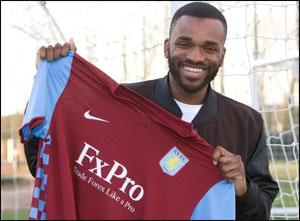 Даррен Бент, фото ФК Астон Вилла