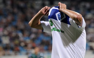 Застенчивый футболист Динамо скрывается от Ильи Хохлова :(