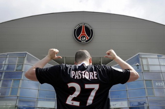 Футболочки уже расходятся, фото Getty Images