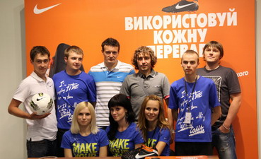 Худобяк и Федецкий дали автограф-сессию