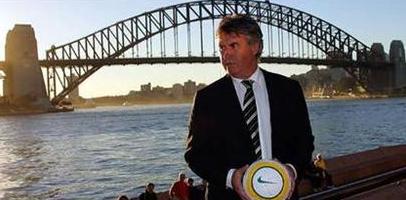 Гус Хиддинк, фото  theage.com.au