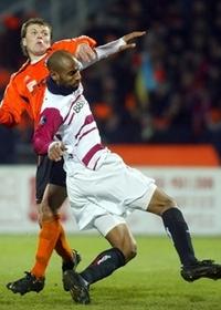 Фредерик Кануте против Гая, фото АР