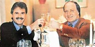 Хиддинк (слева) еще не сбрил усы, а Адвокату предстоит нарастить шевелюру, фото kp.ru