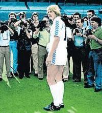 1988 год. Шустера представляют Мадриду, пока еще как игрока, фото AS