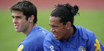 Кака и Рони, servifutbol.com