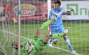 Шахов забивает первый и единственный, фото С. Ведмидя