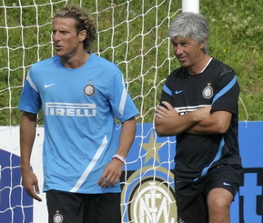 Диего Форлан и Джан Пьеро Гасперини, фото Reuters