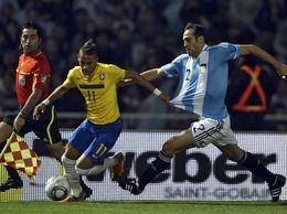 Неймар против Десабато, ole.com.ar